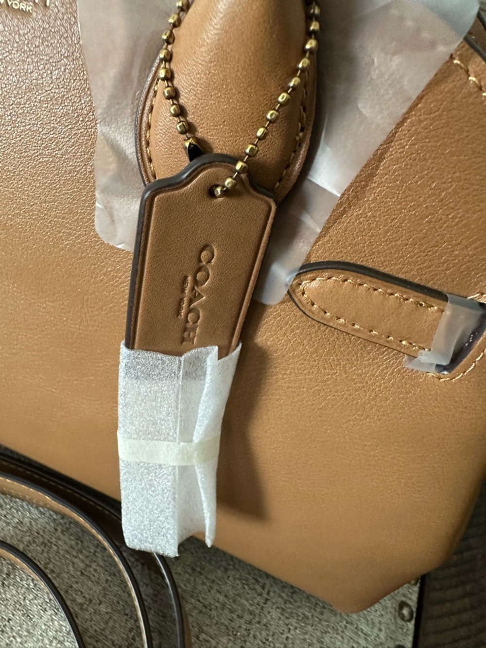 Coach Soft Empire Carryall 28 - Picture 15 of 15